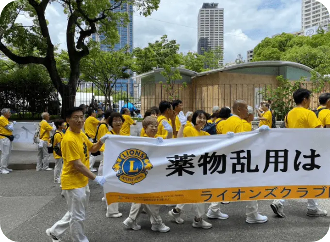 平井まち子が選挙活動している様子